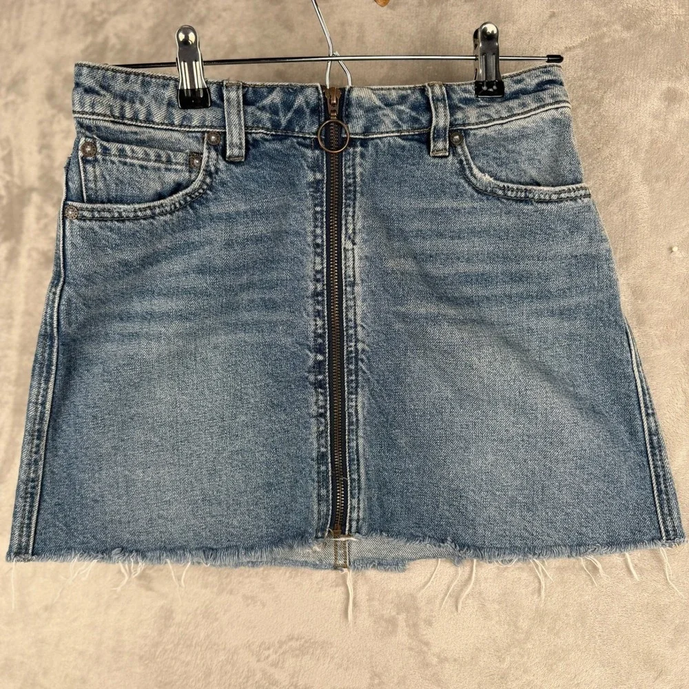 We The Free Free People Denim Mini Skirt Blue Front Zip Raw‎ Hem Size 26